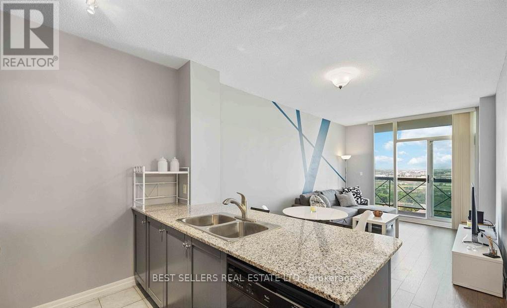 1802 - 1359 Rathburn Road E, Mississauga, Ontario  L4W 5P7 - Photo 8 - W12809582