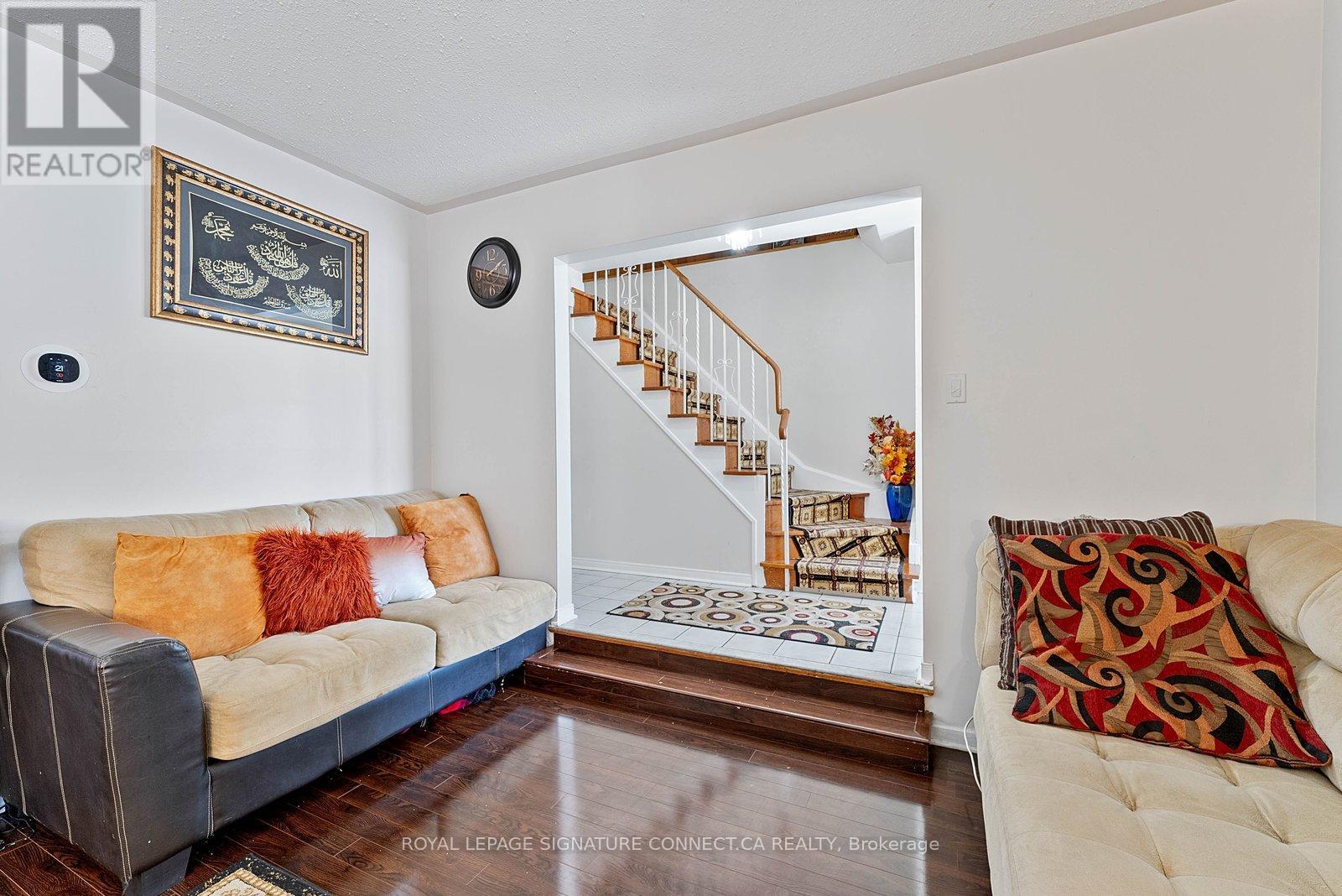 55 Braemar Drive, Brampton, Ontario  L6T 2L5 - Photo 11 - W12809584