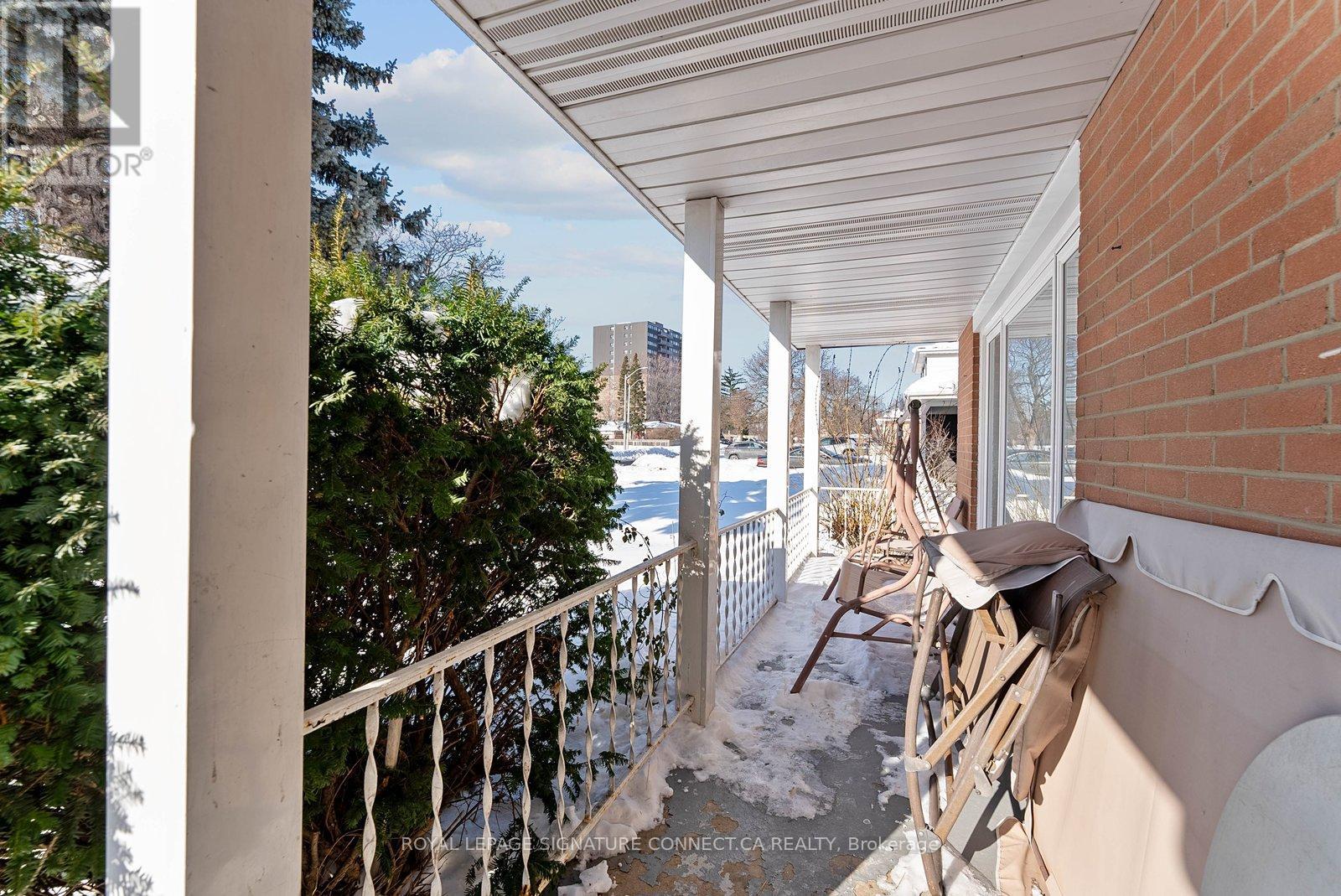 55 Braemar Drive, Brampton, Ontario  L6T 2L5 - Photo 3 - W12809584