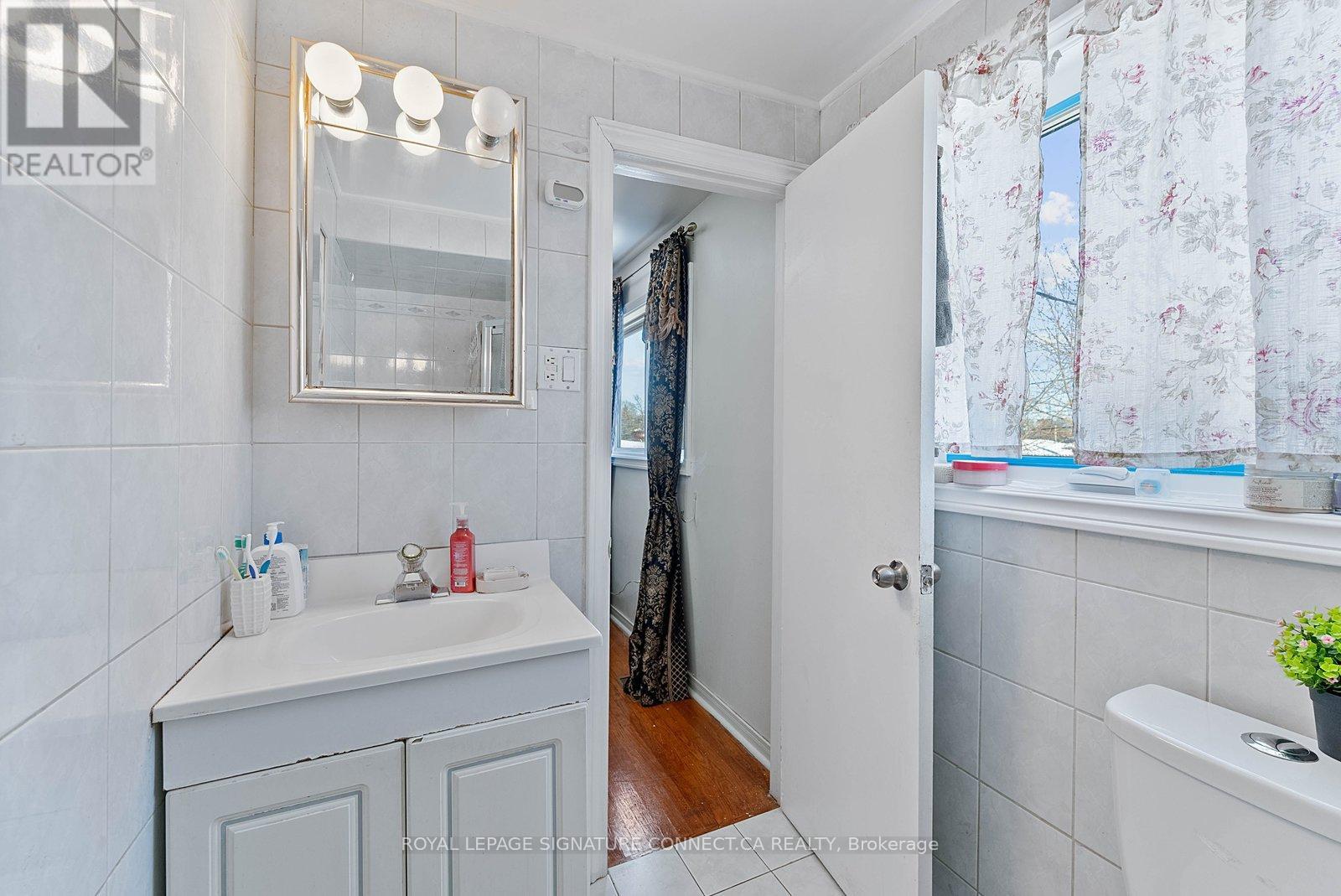 55 Braemar Drive, Brampton, Ontario  L6T 2L5 - Photo 30 - W12809584