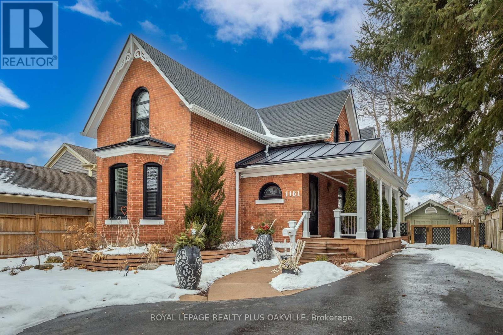 1161 Lockhart Road, Burlington, Ontario  L7S 1G8 - Photo 3 - W12809592