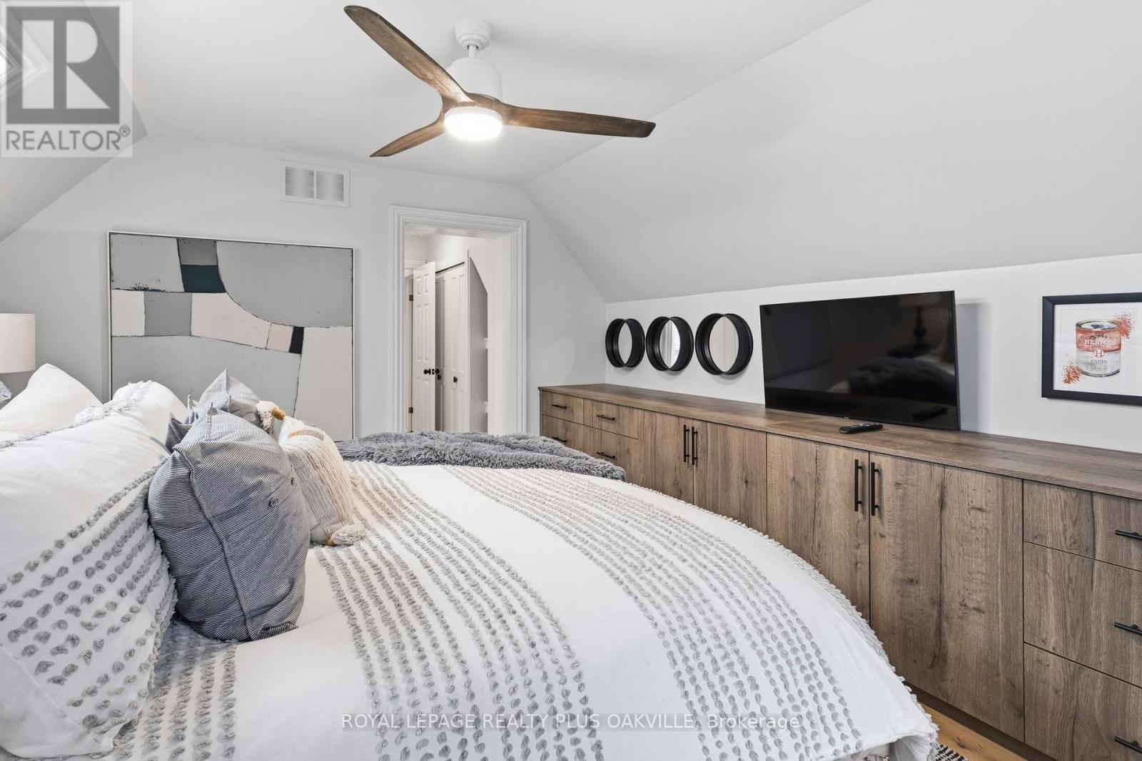 1161 Lockhart Road, Burlington, Ontario  L7S 1G8 - Photo 31 - W12809592