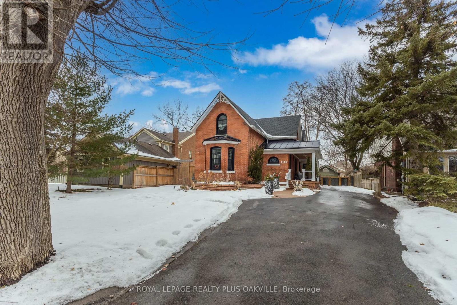 1161 Lockhart Road, Burlington, Ontario  L7S 1G8 - Photo 5 - W12809592