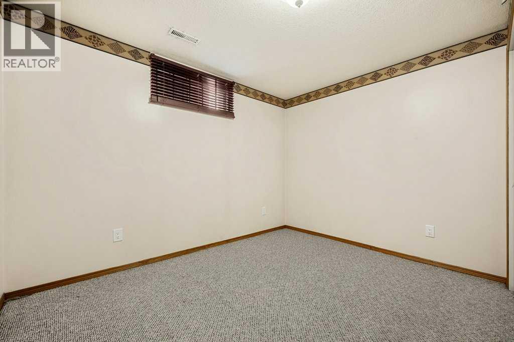 36 Doverthorn Place Se, Calgary, Alberta  T2B 2B8 - Photo 27 - A2287627