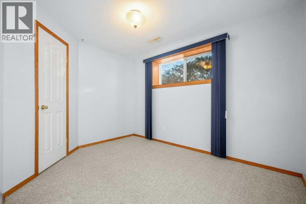 36 Doverthorn Place Se, Calgary, Alberta  T2B 2B8 - Photo 29 - A2287627