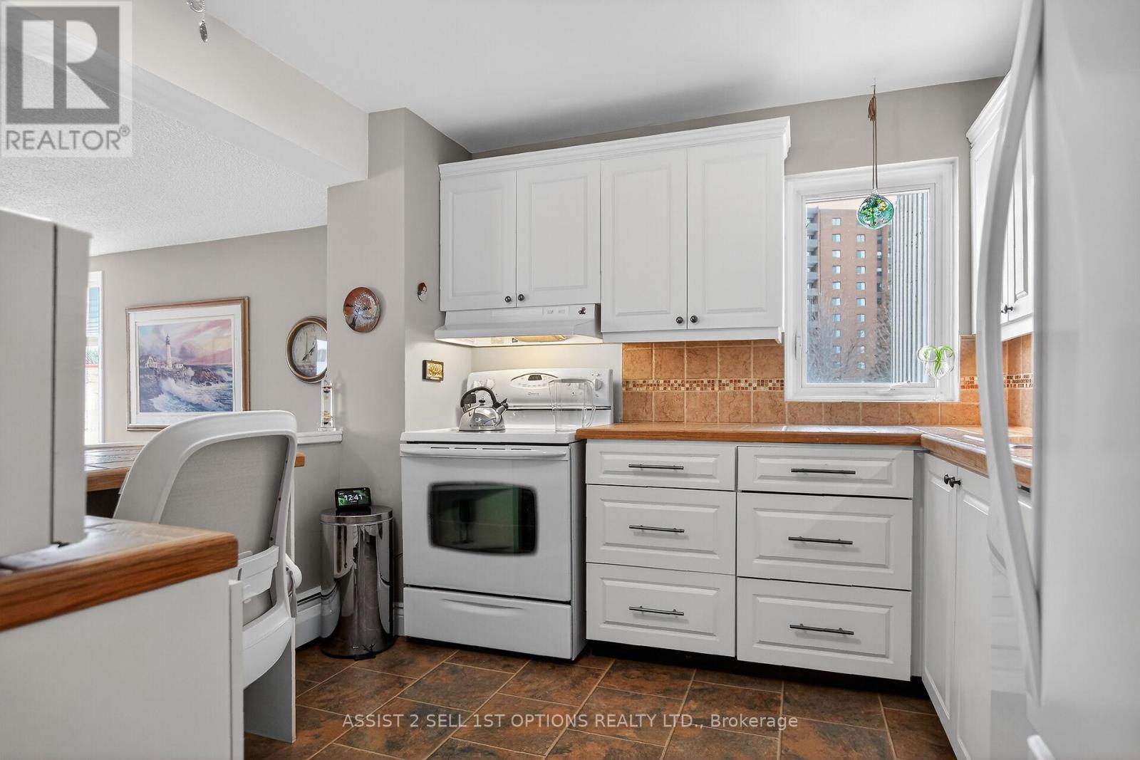 103 - 1081 Ambleside Drive, Ottawa, Ontario  K2B 8C8 - Photo 5 - X12809612