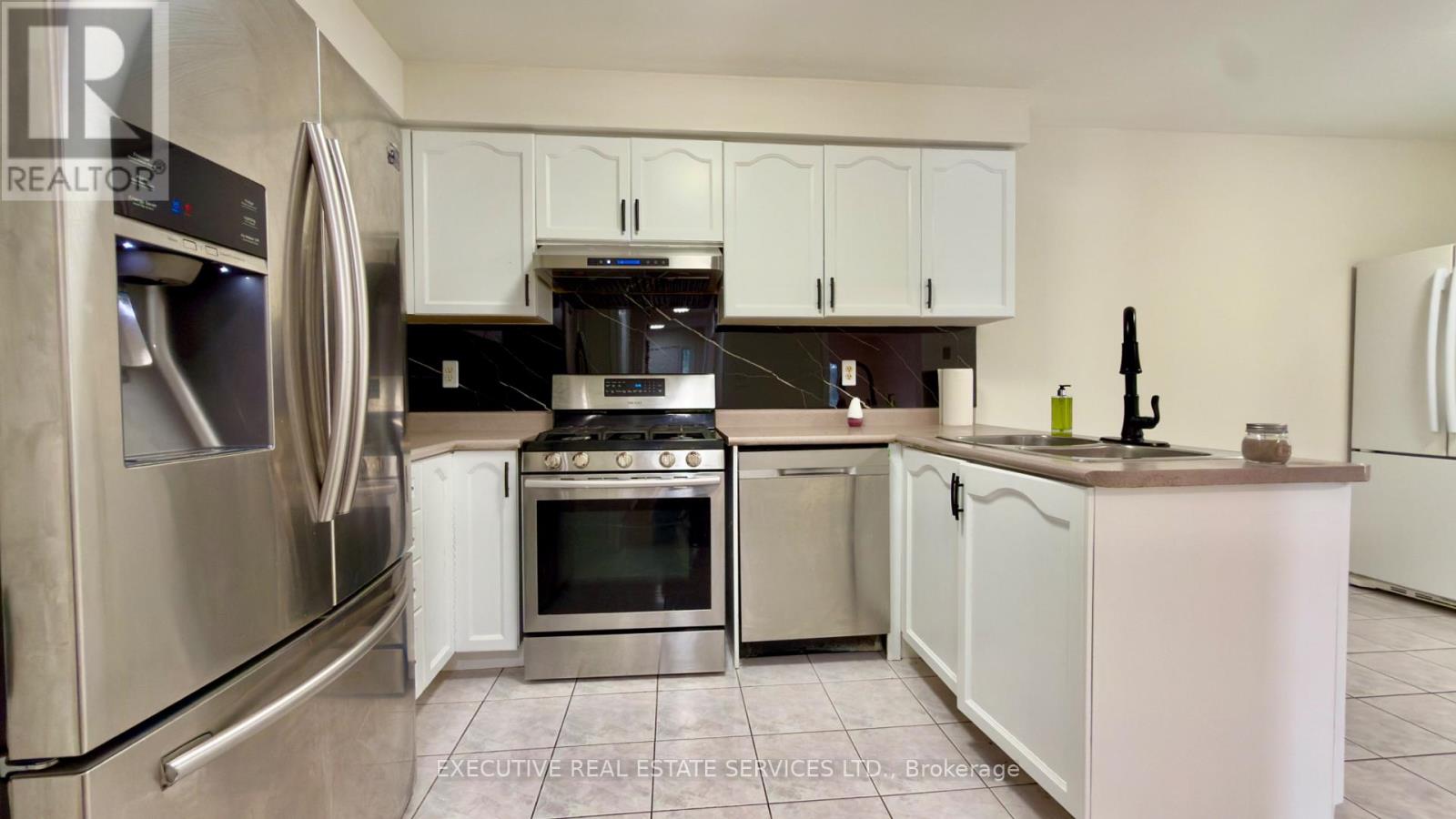 95 Yellow Brick Road, Brampton, Ontario  L6V 4K7 - Photo 15 - W12793426