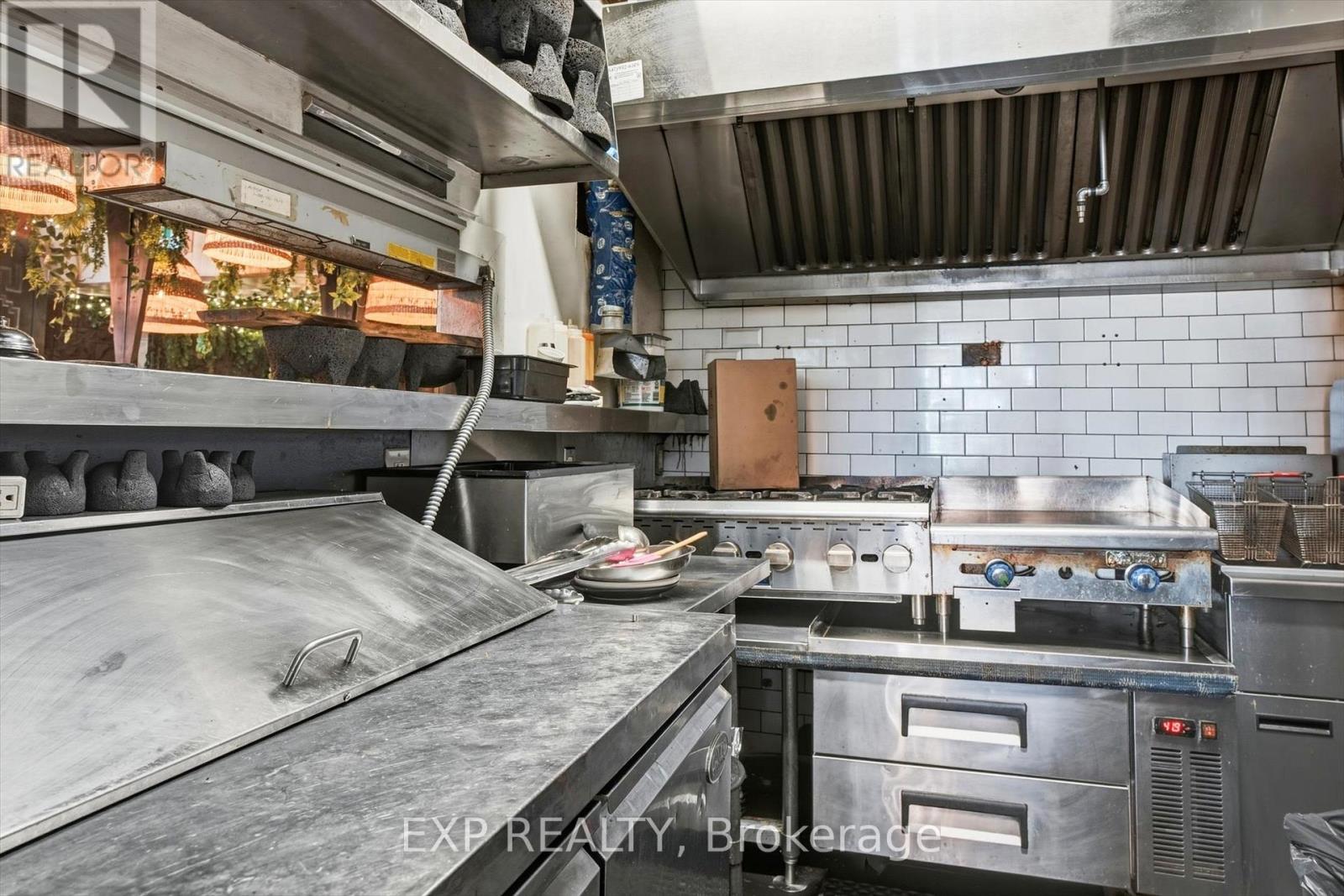 1263 Queen Street W, Toronto, Ontario  M6K 1L5 - Photo 10 - W12809604