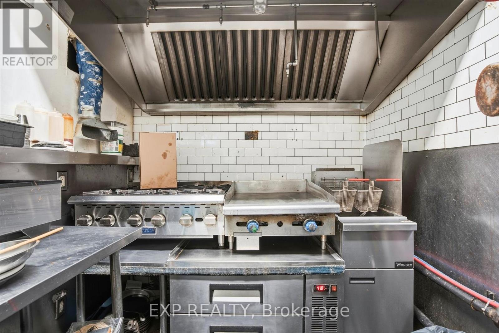 1263 Queen Street W, Toronto, Ontario  M6K 1L5 - Photo 11 - W12809604