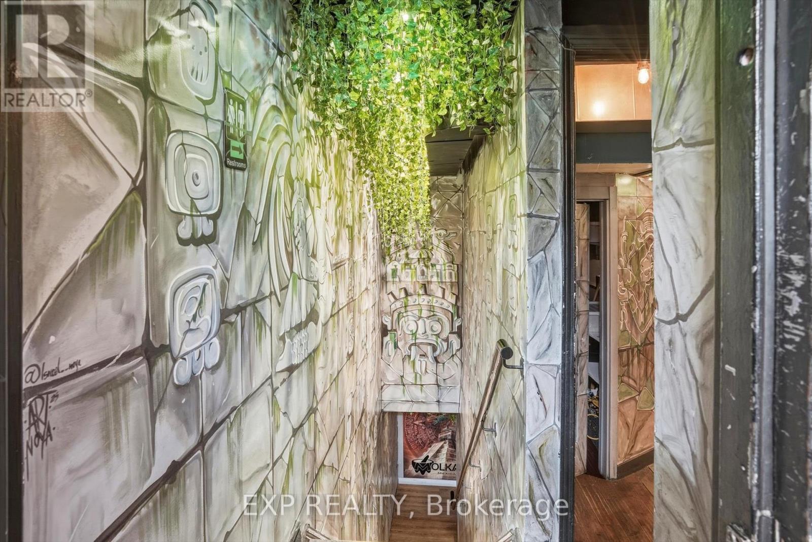 1263 Queen Street W, Toronto, Ontario  M6K 1L5 - Photo 23 - W12809604