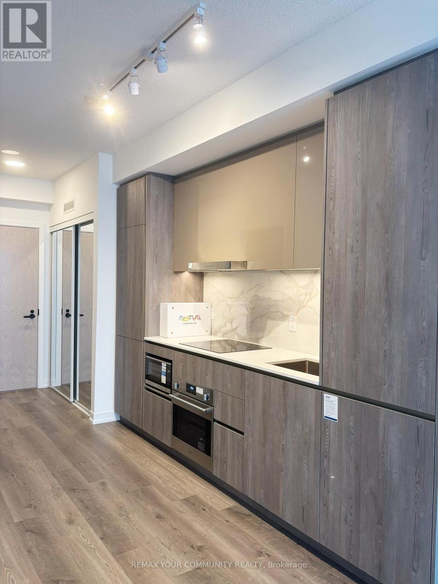 4211 - 8 Interchange Way, Vaughan, Ontario L4K 0R2 - Photo 4 - N12808588