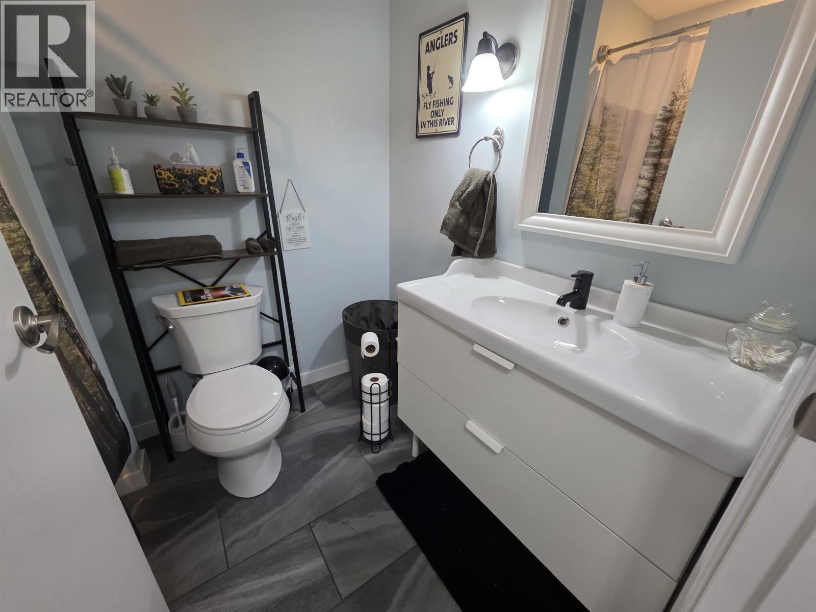 2421 Kroyer Avenue, Terrace, British Columbia  V8G 0G2 - Photo 15 - R3092153