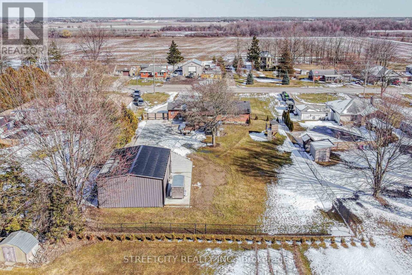 183 Centennial Avenue, Central Elgin, Ontario  N5R 5B3 - Photo 2 - X12809632