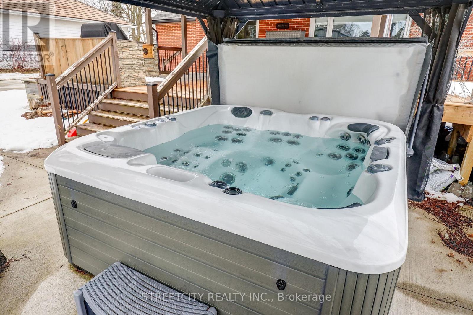 183 Centennial Avenue, Central Elgin, Ontario  N5R 5B3 - Photo 37 - X12809632