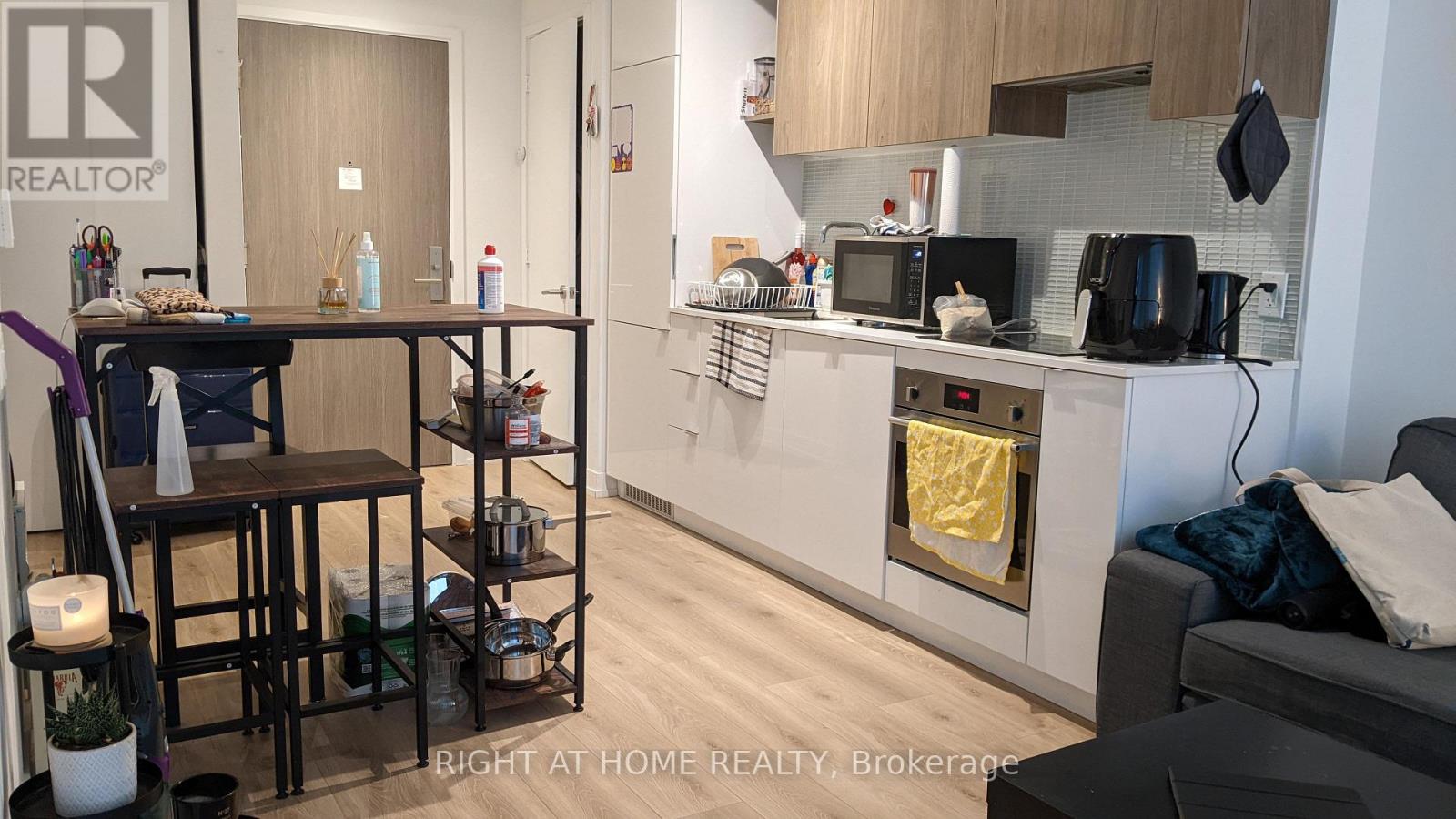 727 - 161 ROEHAMPTON AVENUE, Toronto, Ontario