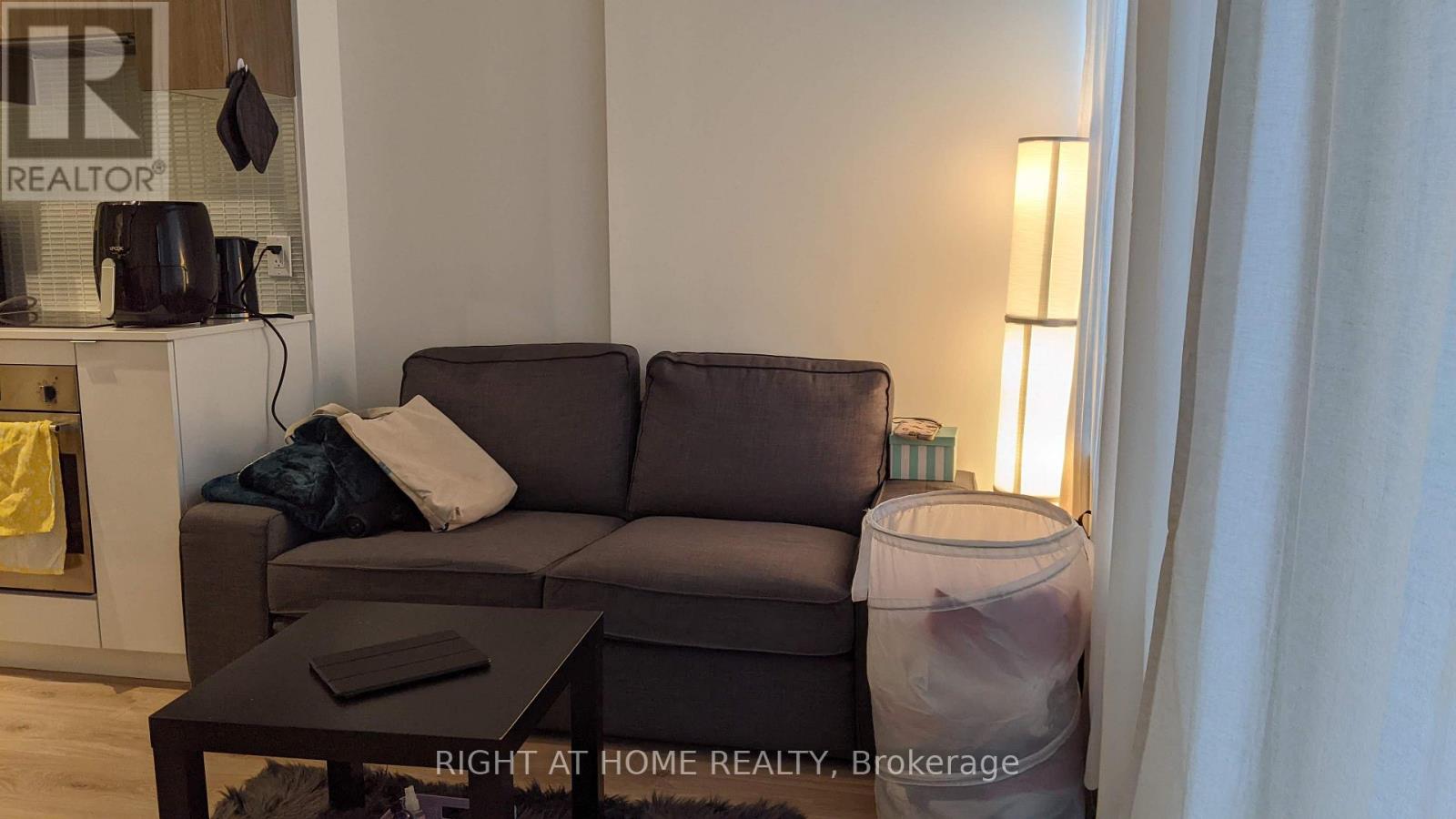 727 - 161 Roehampton Avenue, Toronto, Ontario  M4P 0C8 - Photo 2 - C12809618