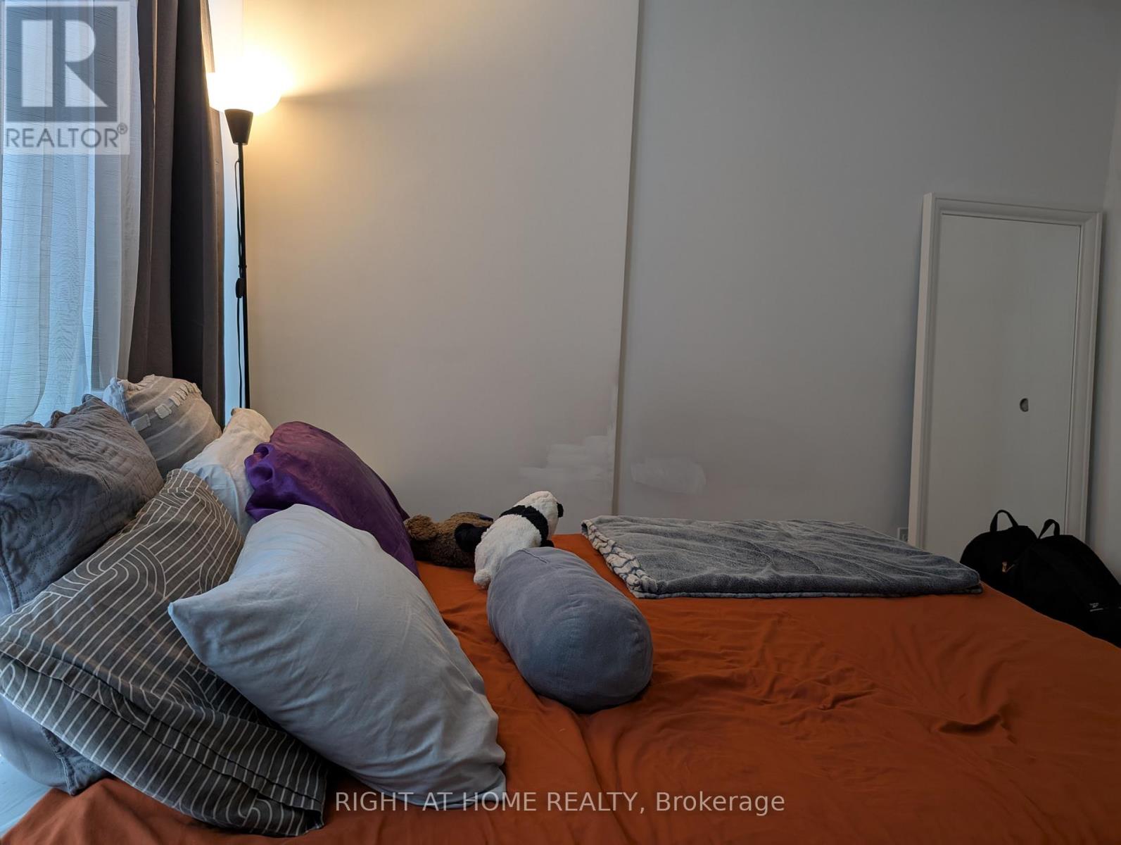 727 - 161 Roehampton Avenue, Toronto, Ontario  M4P 0C8 - Photo 3 - C12809618