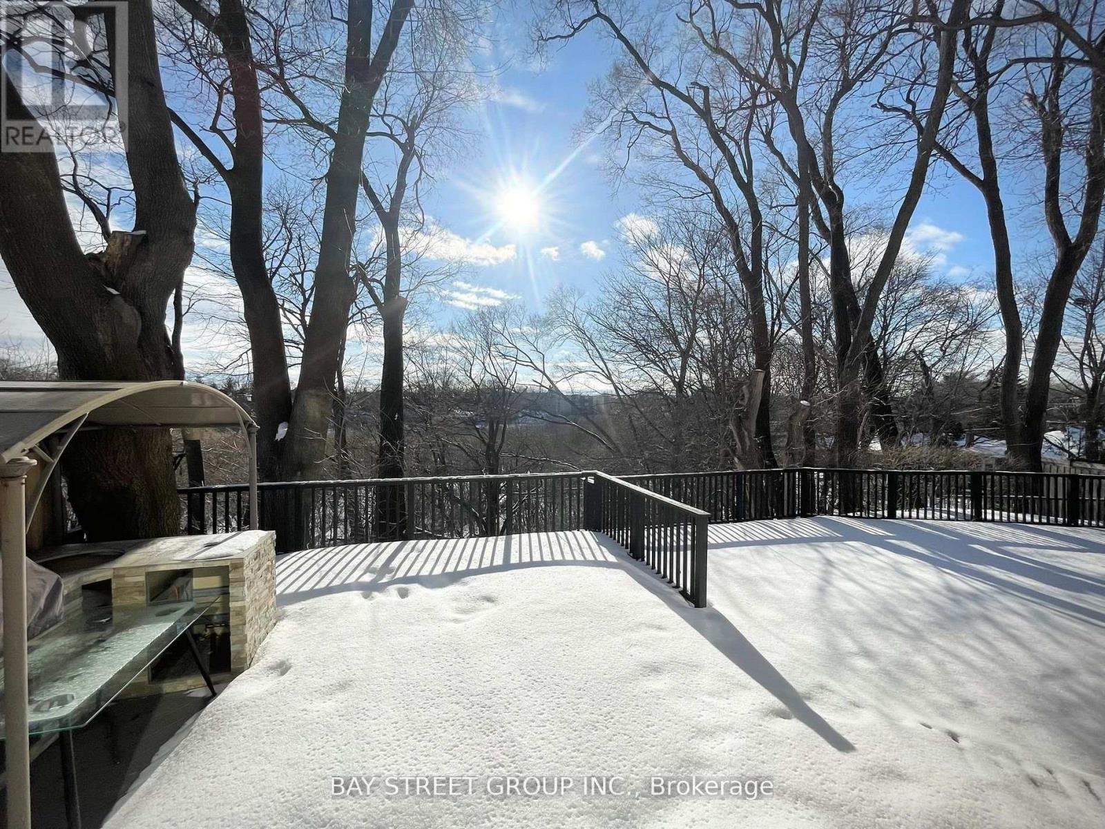 LOWER LEVEL - 3 RAVENWOOD PLACE, Toronto, Ontario