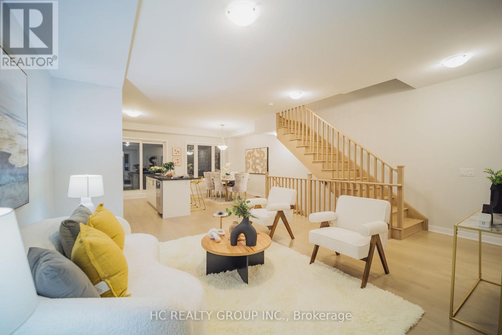 46 York Downs Boulevard, Markham, Ontario  L6C 3K3 - Photo 2 - N12809630