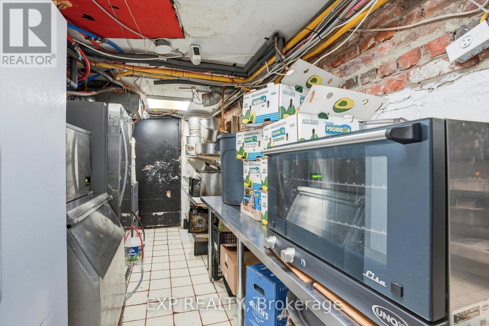 1263 Queen Street W, Toronto, Ontario  M6K 1L5 - Photo 27 - W12809604