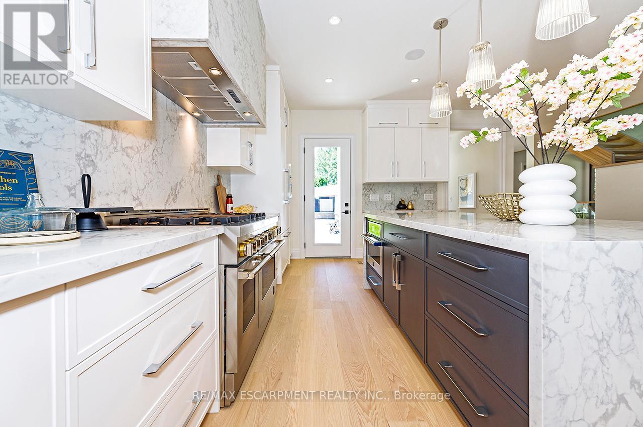 1618 Dogwood Trail, Mississauga, Ontario  L5G 3A5 - Photo 15 - W12809624