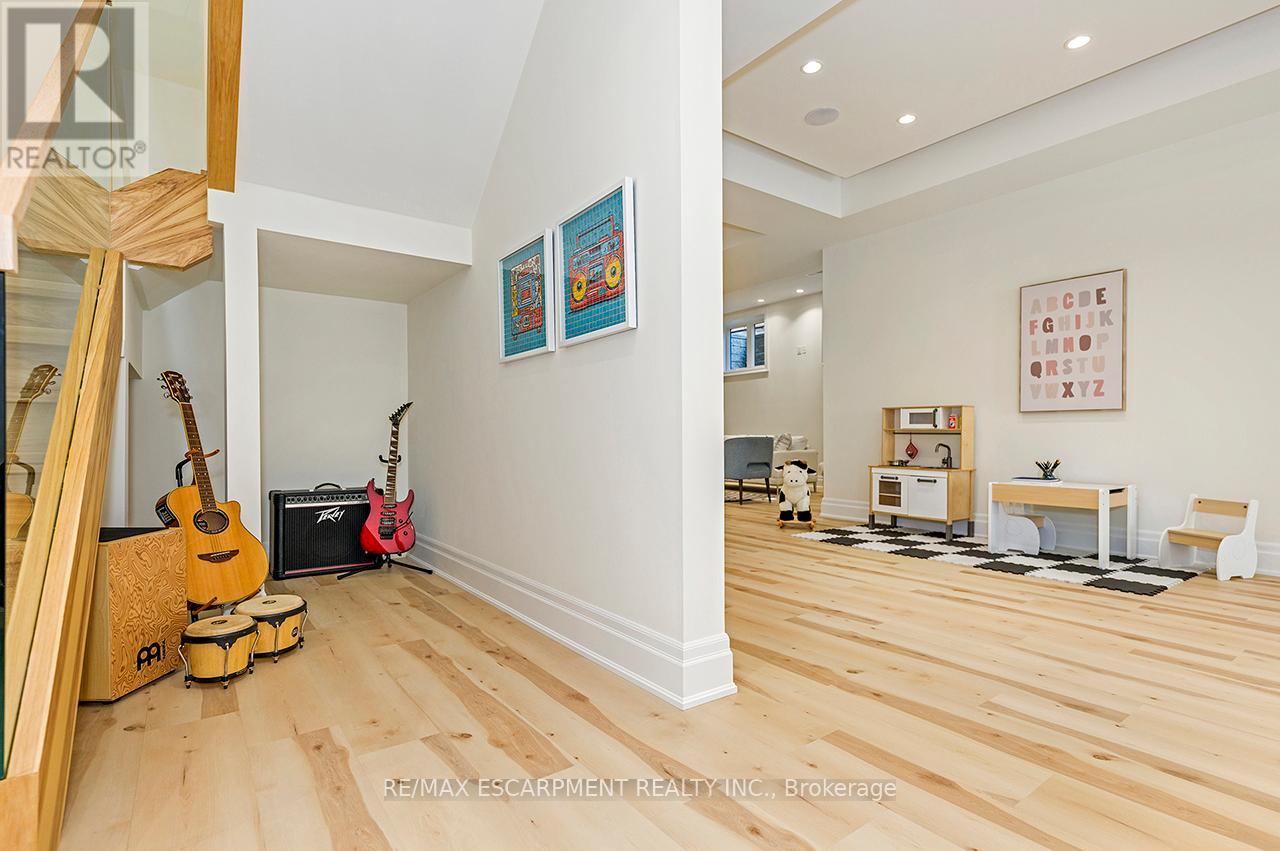 1618 Dogwood Trail, Mississauga, Ontario  L5G 3A5 - Photo 38 - W12809624