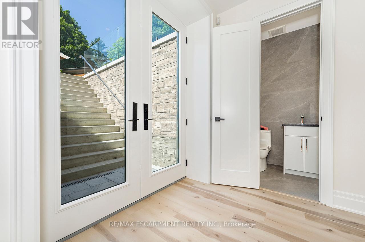 1618 Dogwood Trail, Mississauga, Ontario  L5G 3A5 - Photo 44 - W12809624