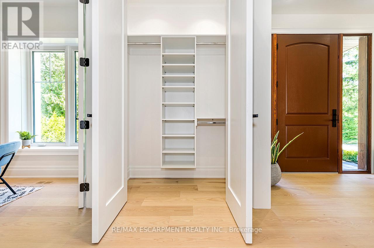 1618 Dogwood Trail, Mississauga, Ontario  L5G 3A5 - Photo 6 - W12809624