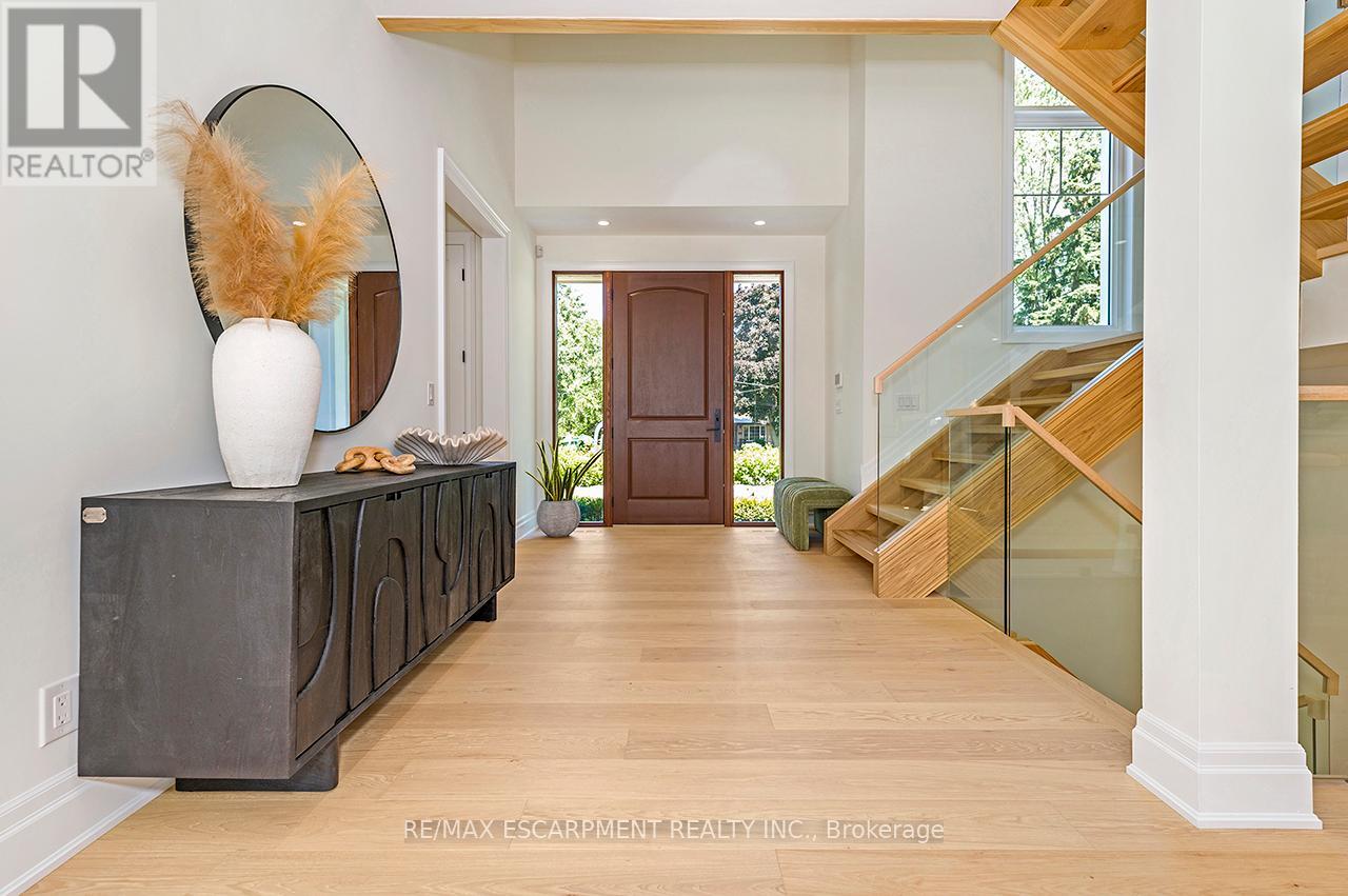 1618 Dogwood Trail, Mississauga, Ontario  L5G 3A5 - Photo 9 - W12809624