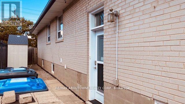 1601 Sandgate Crescent, Mississauga, Ontario  L5J 2E3 - Photo 21 - W12809628