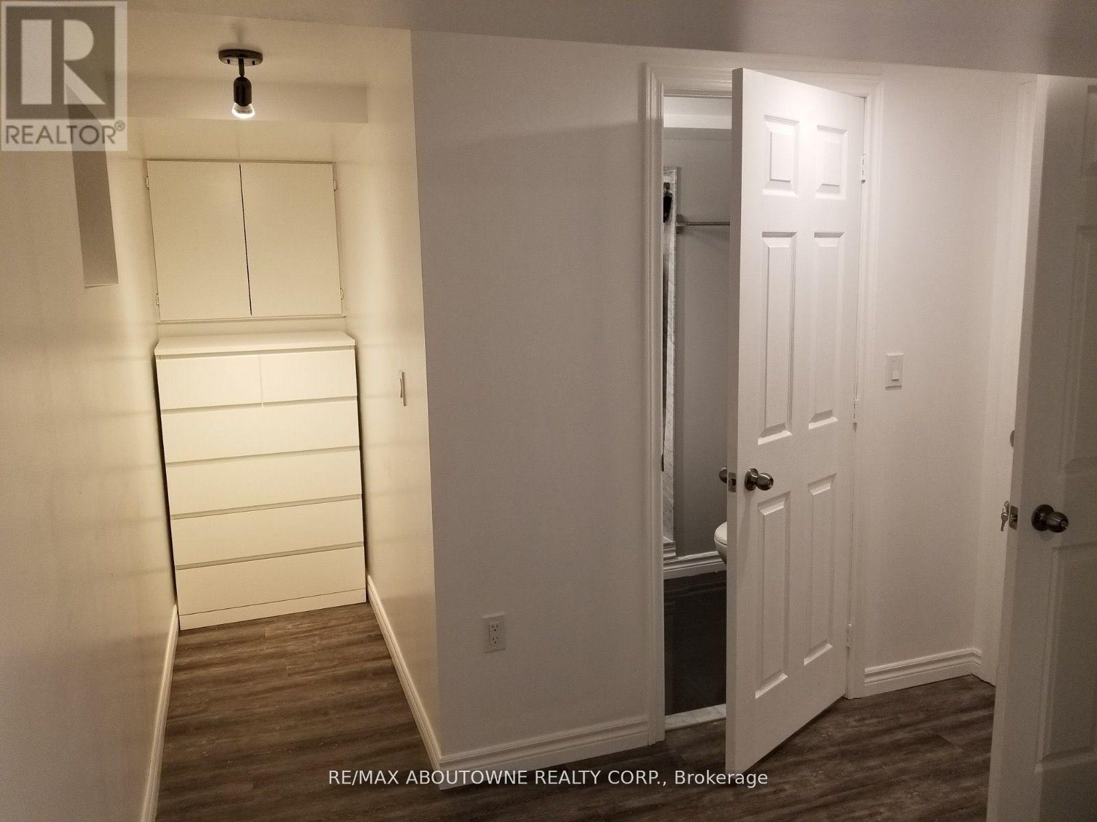 1601 Sandgate Crescent, Mississauga, Ontario  L5J 2E3 - Photo 30 - W12809628