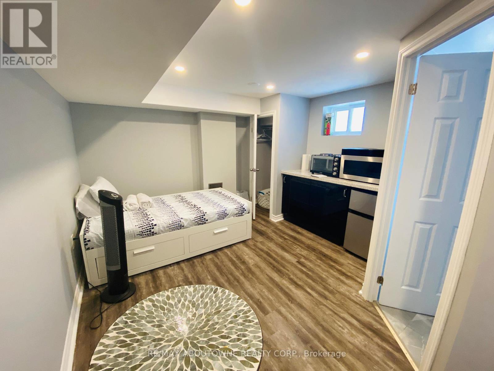 1601 Sandgate Crescent, Mississauga, Ontario  L5J 2E3 - Photo 32 - W12809628