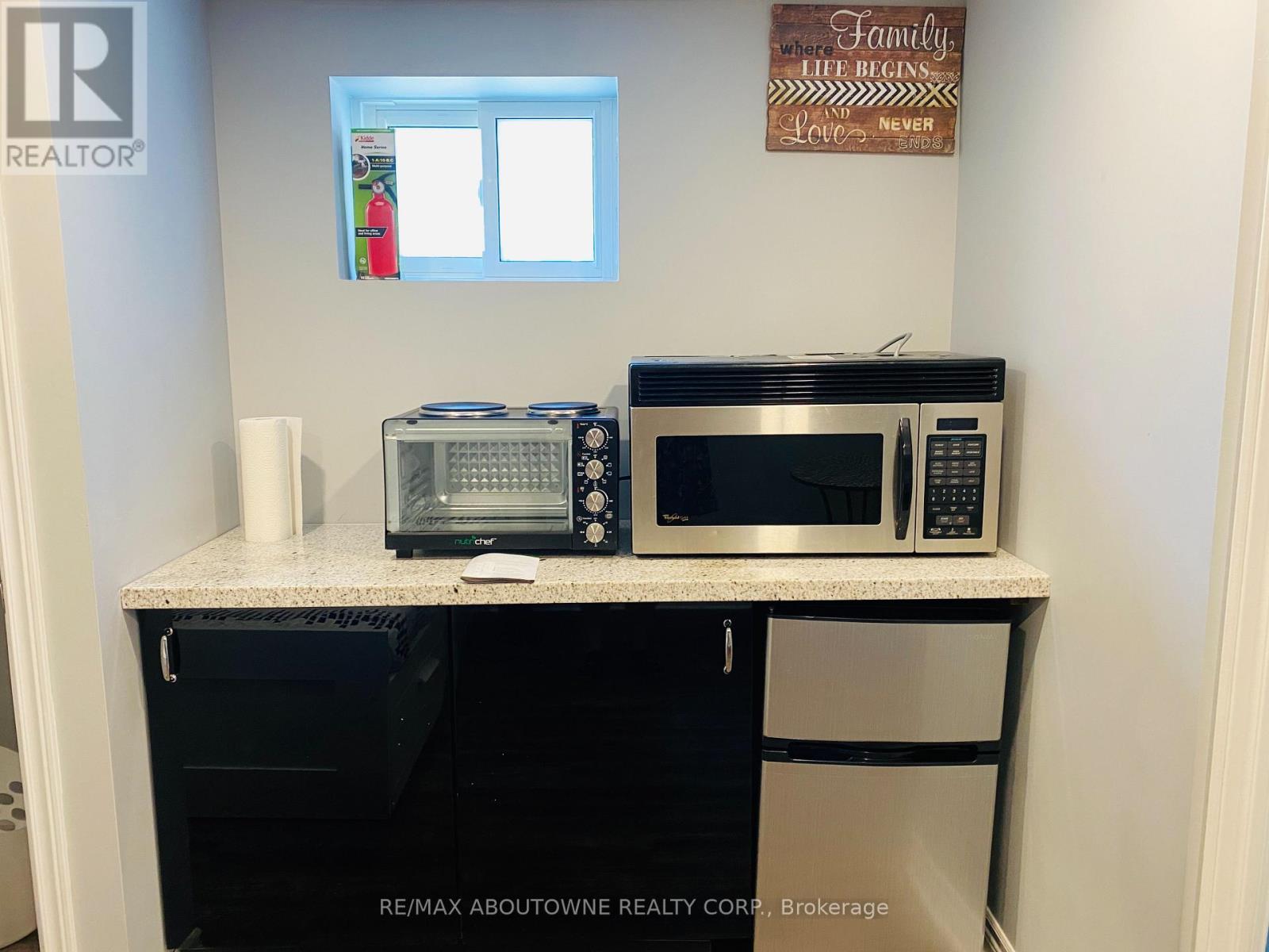 1601 Sandgate Crescent, Mississauga, Ontario  L5J 2E3 - Photo 33 - W12809628