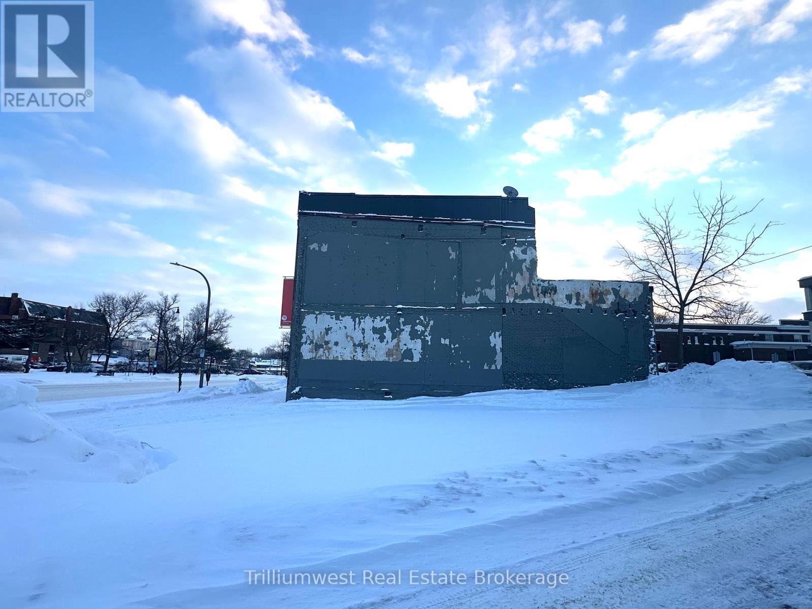 20-28 Erie Street, Stratford, Ontario  N5A 2M4 - Photo 2 - X12809648