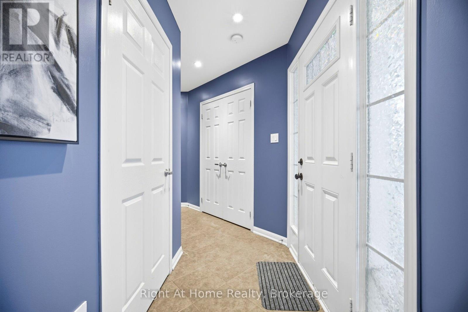 387 Cavanagh Lane, Milton, Ontario  L9T 8J9 - Photo 10 - W12809622