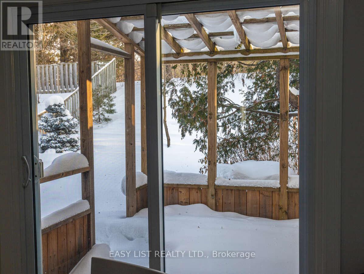 73 Hobart Crescent, Ottawa, Ontario  K2H 5S3 - Photo 11 - X12809642