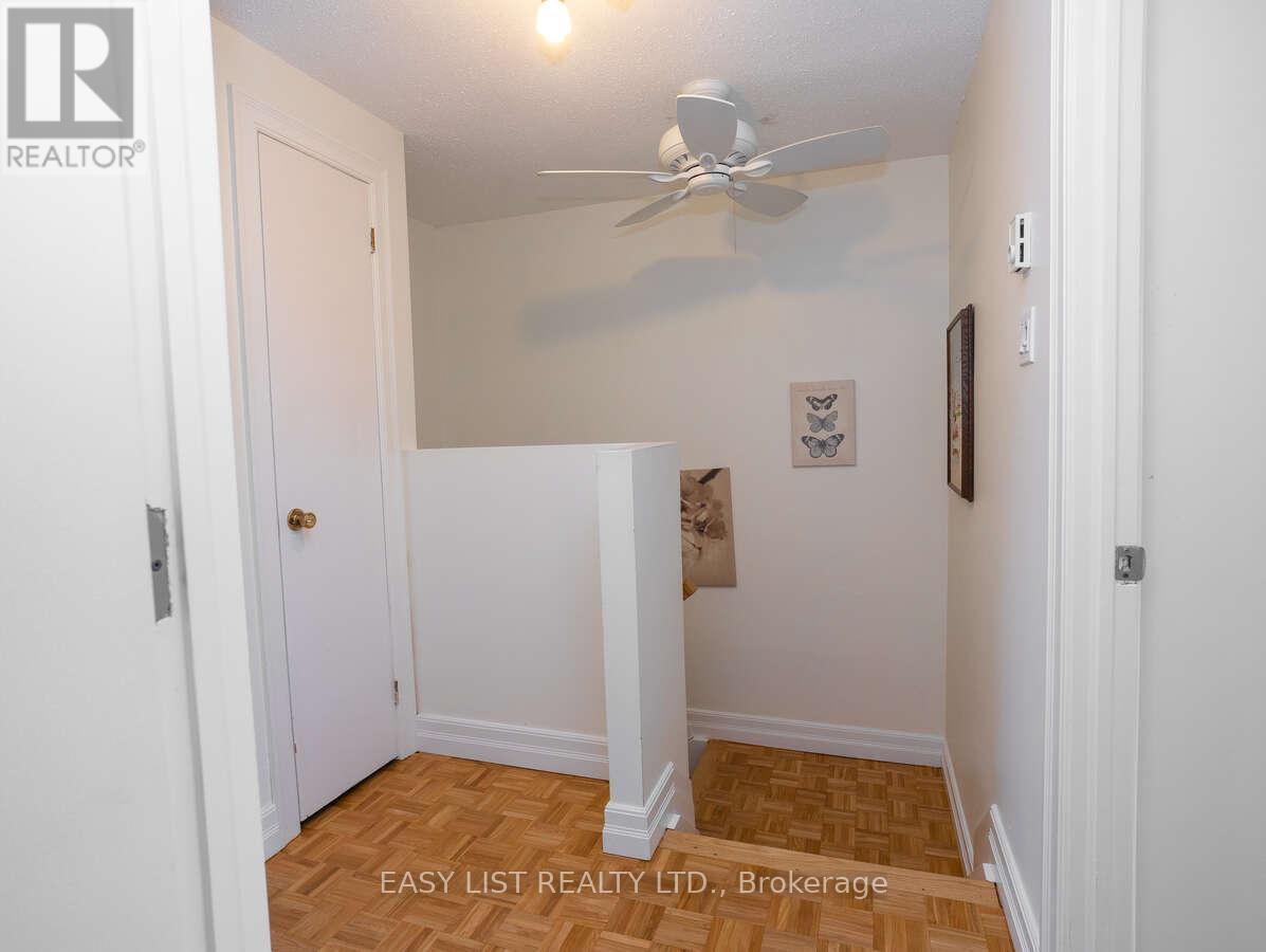 73 Hobart Crescent, Ottawa, Ontario  K2H 5S3 - Photo 20 - X12809642