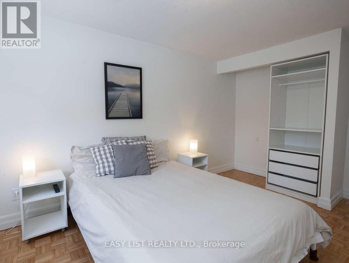 73 Hobart Crescent, Ottawa, Ontario  K2H 5S3 - Photo 23 - X12809642