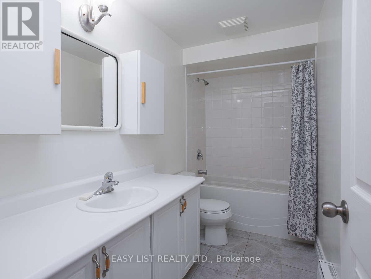 73 Hobart Crescent, Ottawa, Ontario  K2H 5S3 - Photo 25 - X12809642