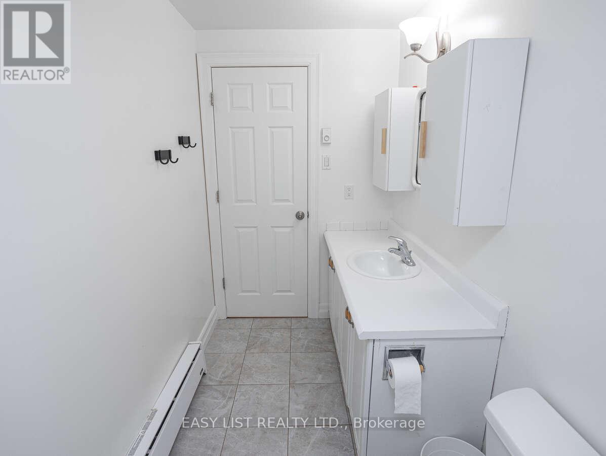 73 Hobart Crescent, Ottawa, Ontario  K2H 5S3 - Photo 26 - X12809642
