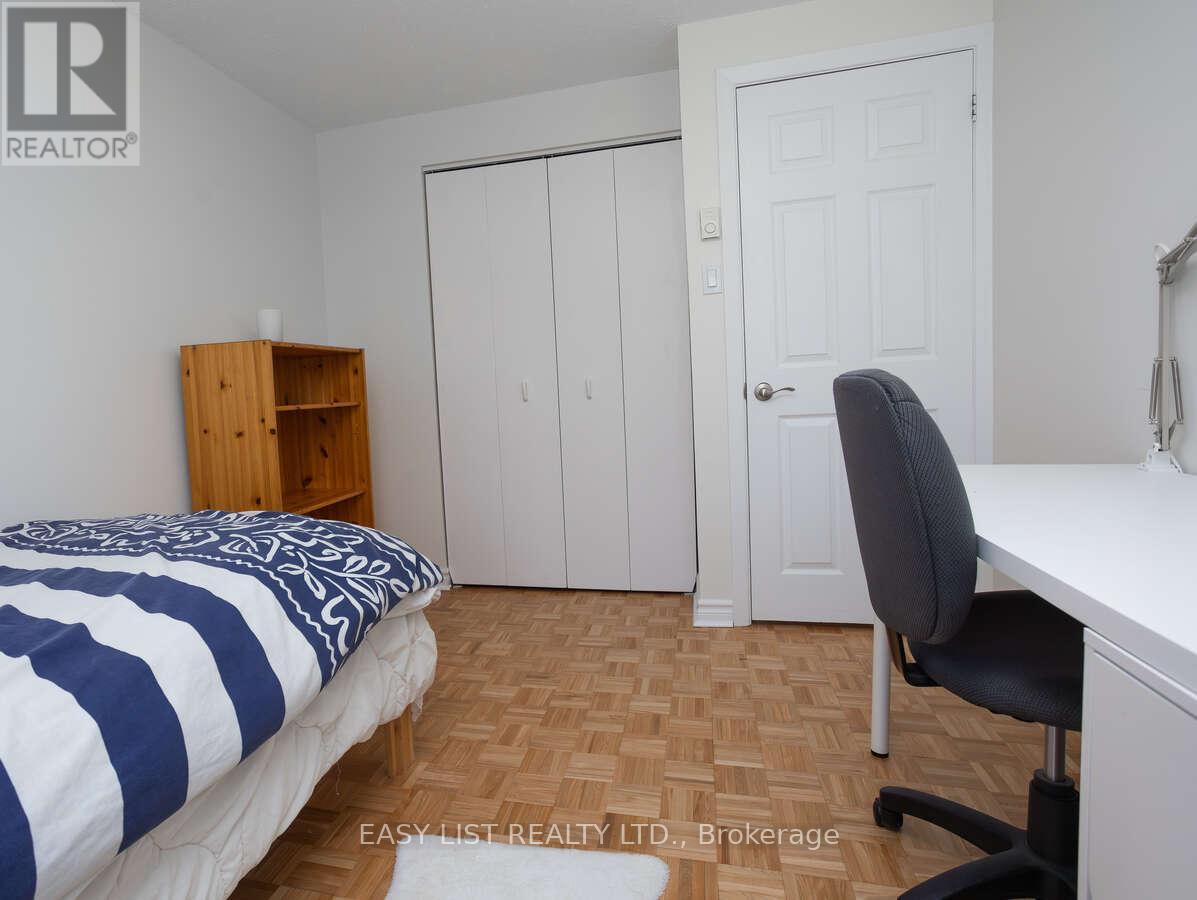 73 Hobart Crescent, Ottawa, Ontario  K2H 5S3 - Photo 29 - X12809642