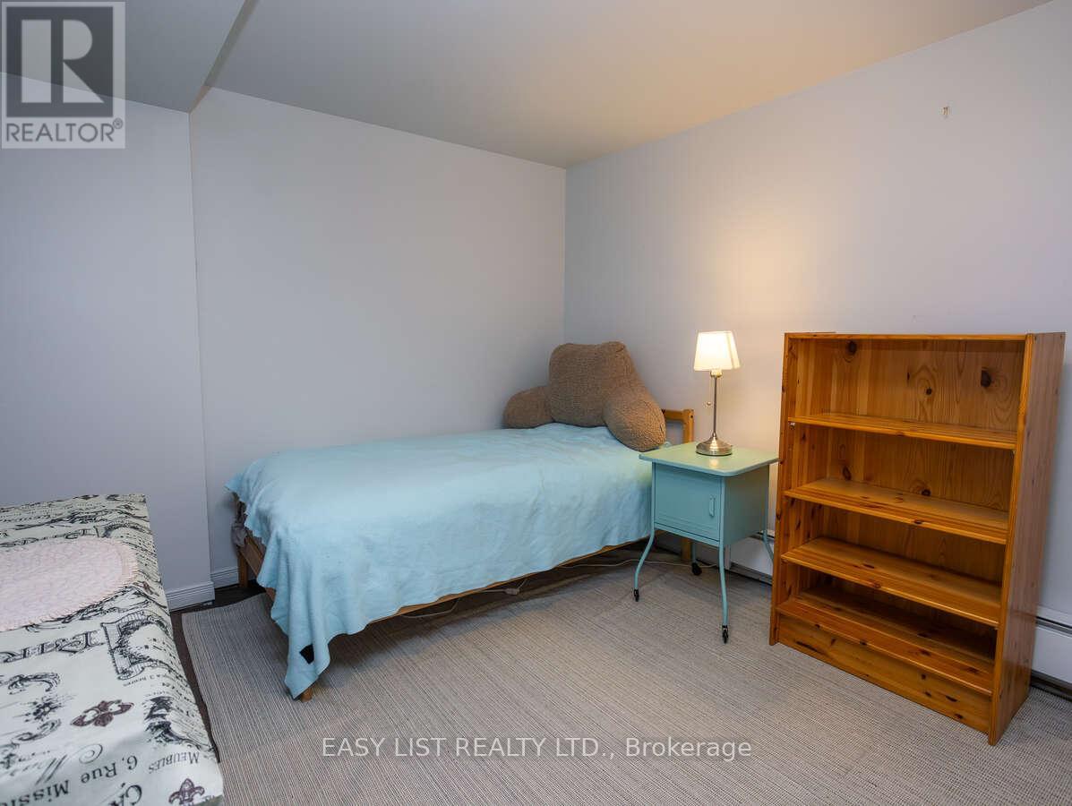 73 Hobart Crescent, Ottawa, Ontario  K2H 5S3 - Photo 37 - X12809642