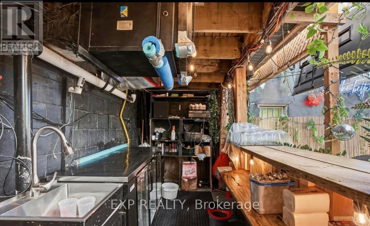 1263 Queen Street W, Toronto, Ontario  M6K 1L5 - Photo 15 - W12809604