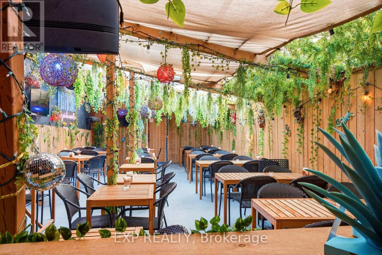 1263 Queen Street W, Toronto, Ontario  M6K 1L5 - Photo 17 - W12809604