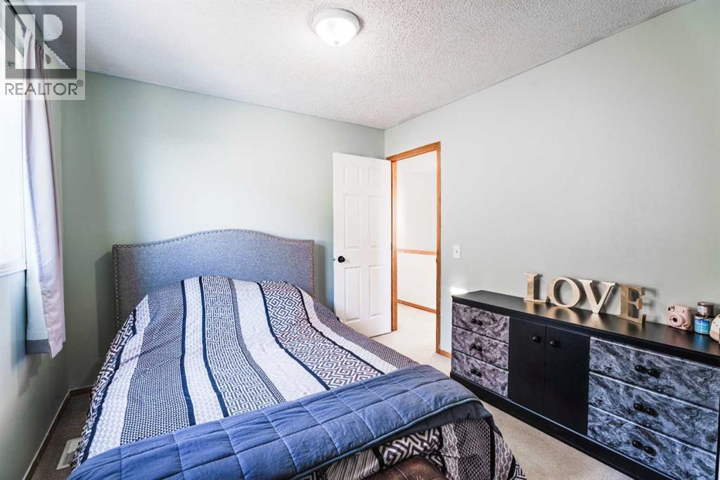 68 Bridleridge Gardens Sw, Calgary, Alberta  T2Y 4C9 - Photo 17 - A2287128