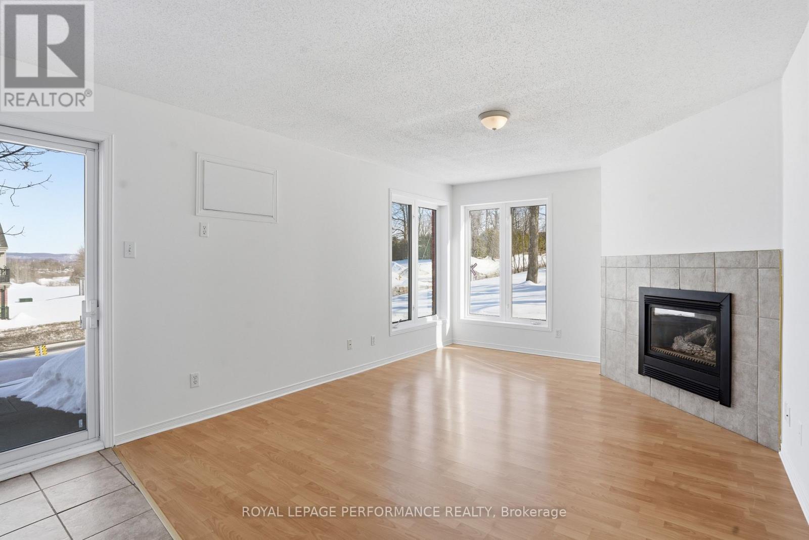 112 - 1101 Clement Street, Hawkesbury, Ontario K6A 3P1 - Photo 8 - X12809654