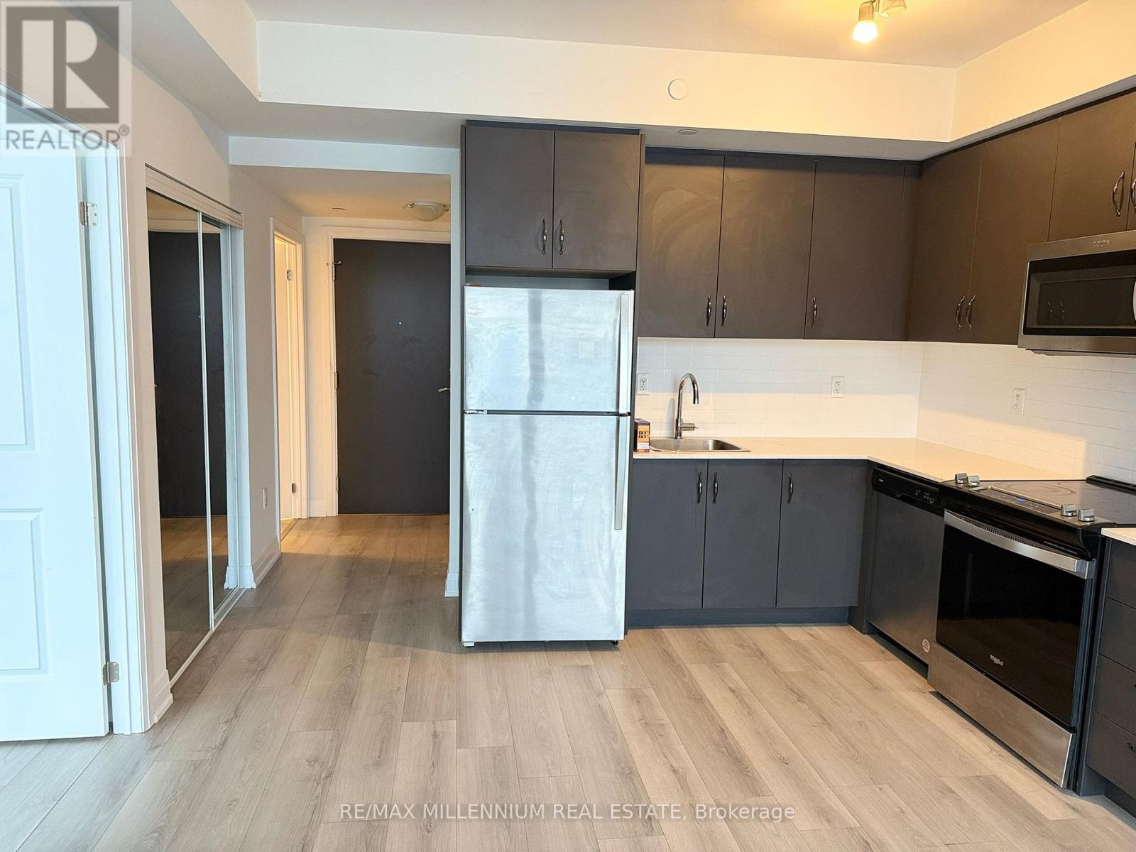 112 - 95 Attmar Drive, Brampton, Ontario  L6P 0Y6 - Photo 10 - W12809476