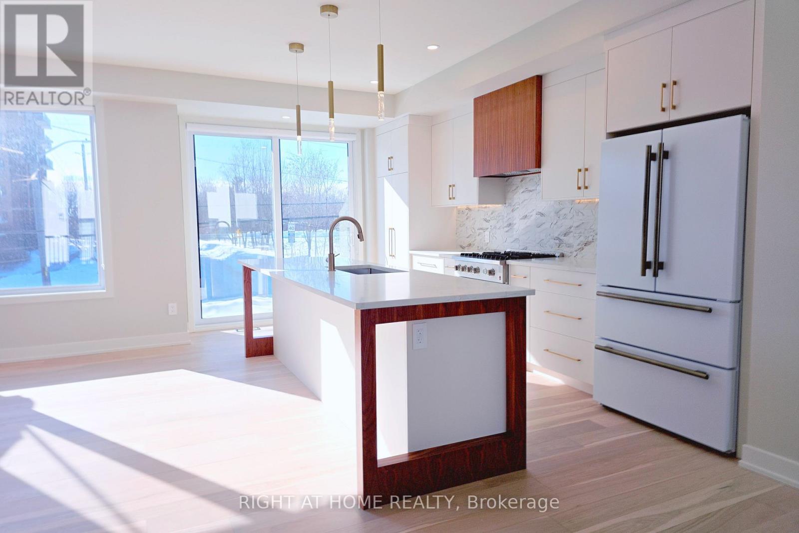 583 Codd's Road N, Ottawa, Ontario  K1K 2G6 - Photo 4 - X12804446