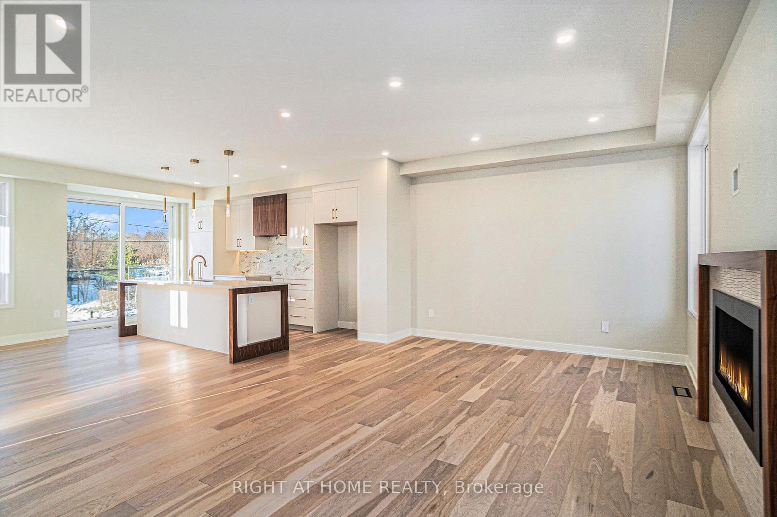 583 Codd's Road N, Ottawa, Ontario  K1K 2G6 - Photo 6 - X12804446