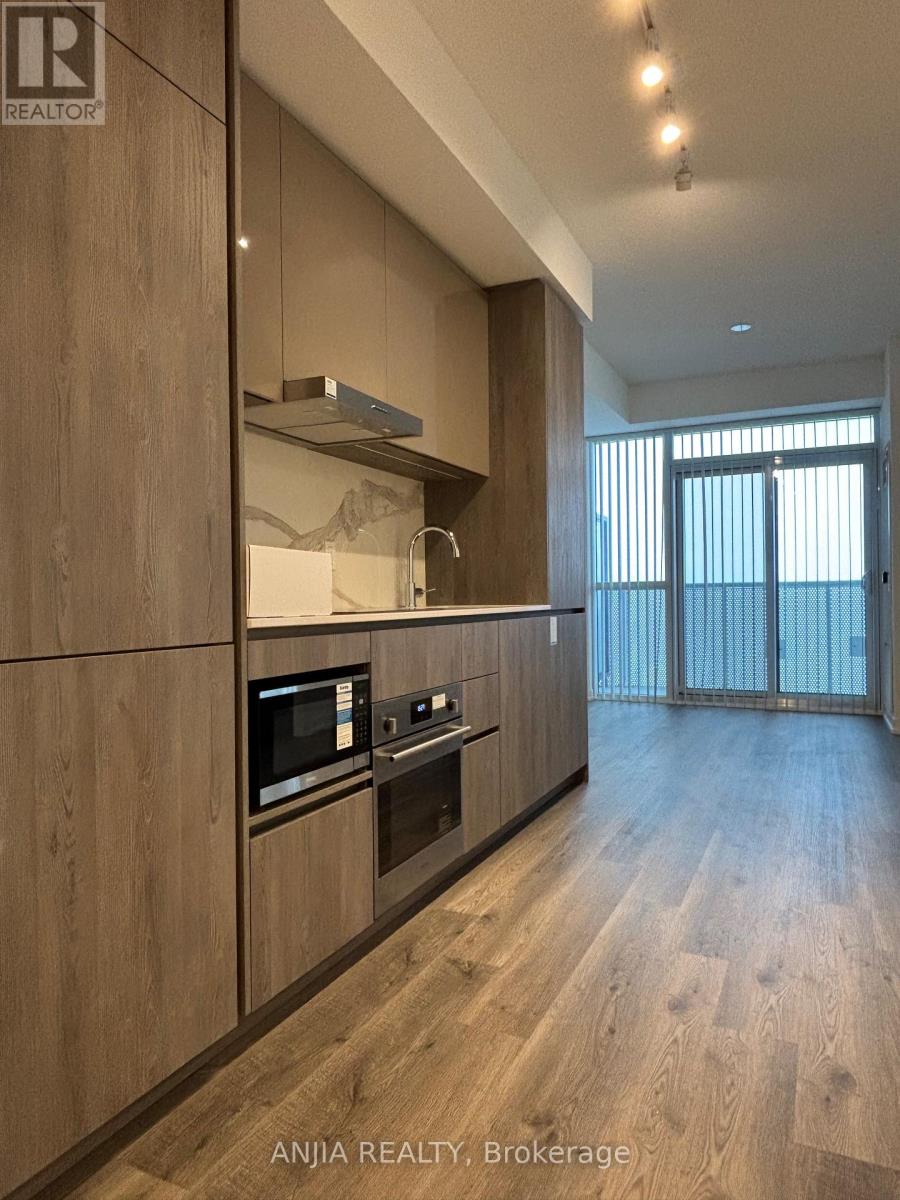 3911 - 8 Interchange Way, Vaughan, Ontario  L4K 0R2 - Photo 2 - N12809646